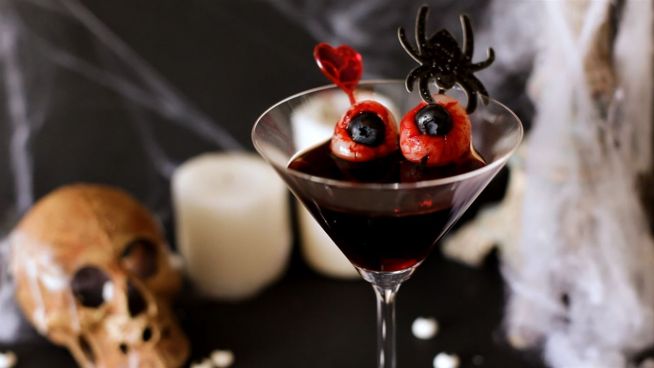 “Bloody Eyes” Halloween-Cocktail