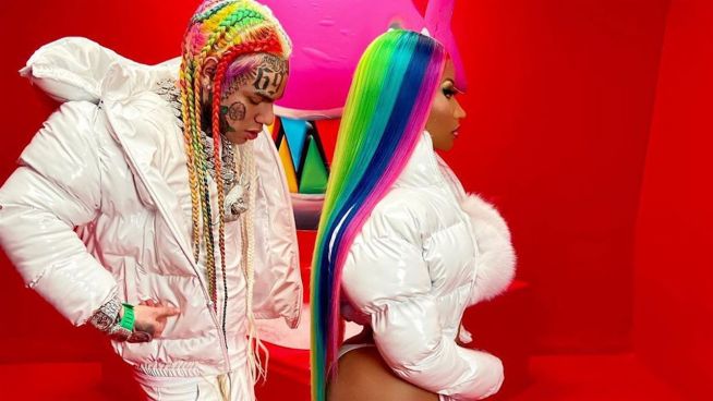 Nicki Minaj & 6IX9INE filmen ein Video aus seinem Hausarrest