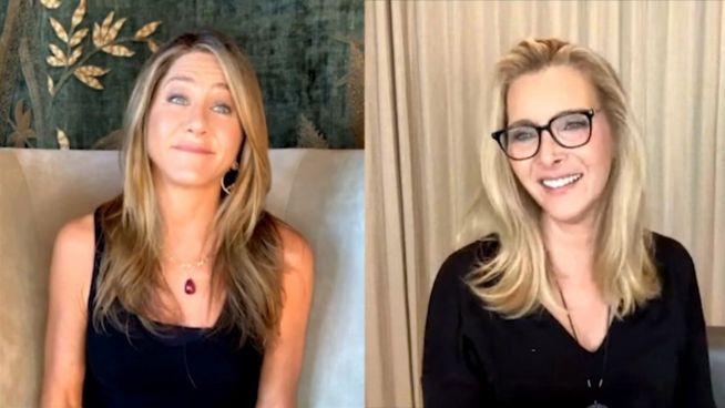 Jen Aniston & Lisa Kudrow reden von Friends und kichern hysterisch